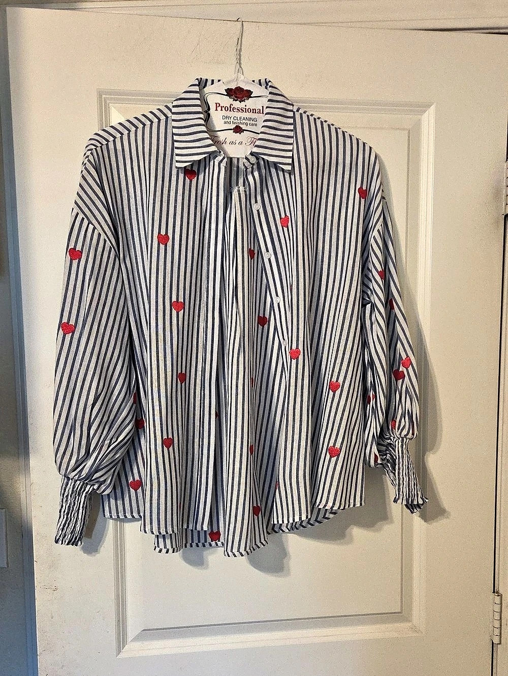 White Closet Striped Heart Button Down in Blue & White Like New